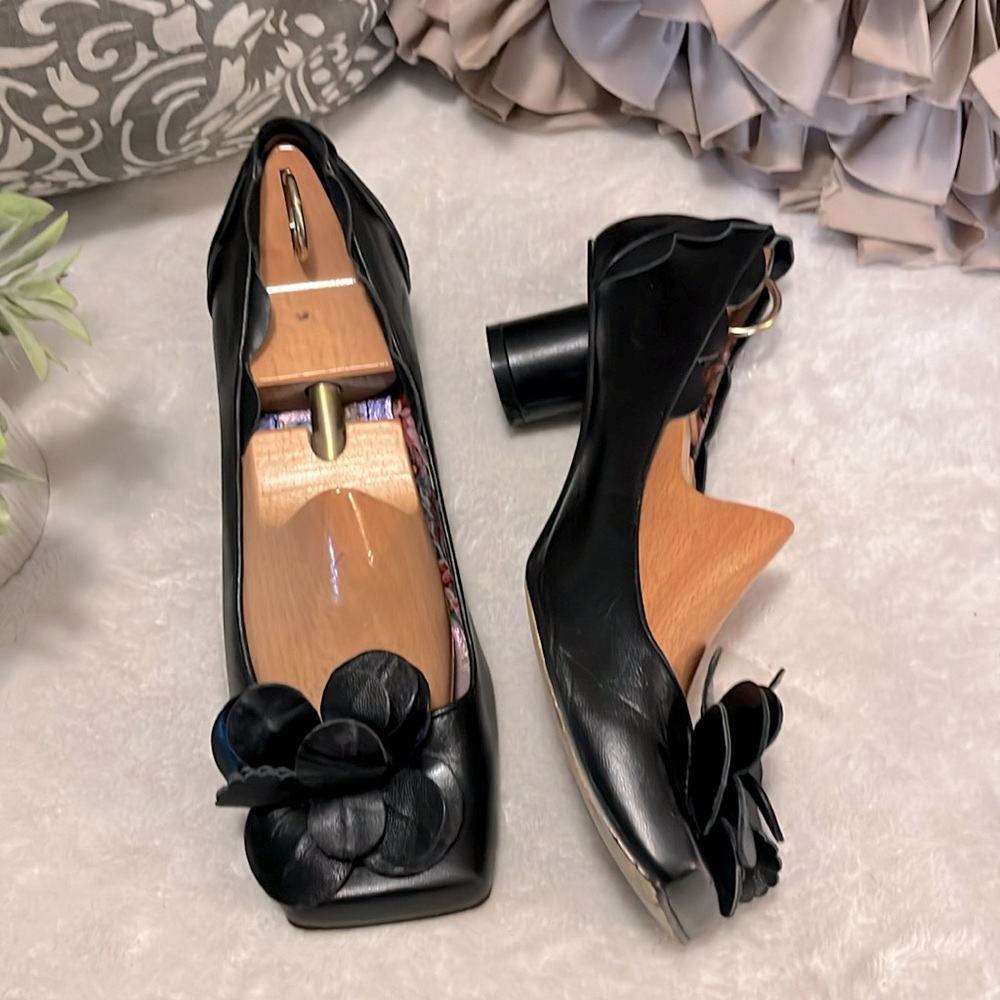Black Leather Square Toe Pumps Floral Applique Cylinder Heels Shoes